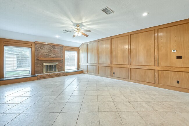 Building Photo - 2438 Hodges Bend Cir