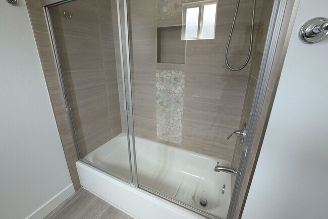 Building Photo - 3927 Wisconsin