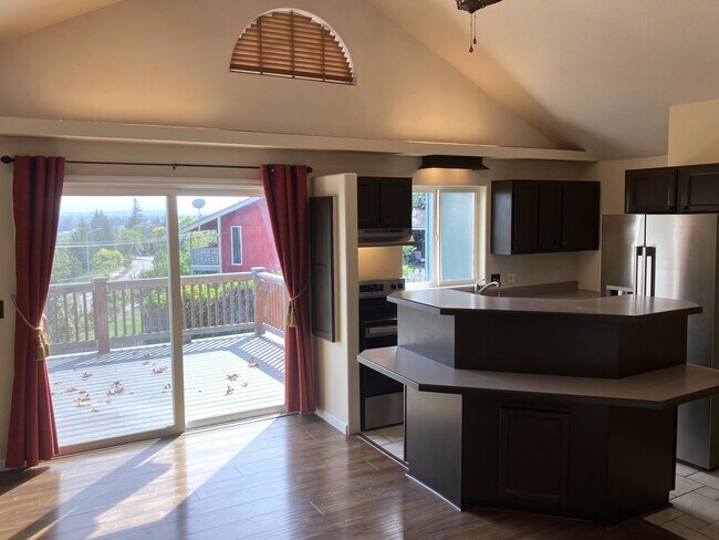 Building Photo - 3096 Deering Dr NW