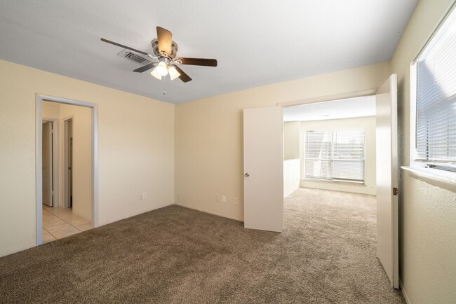 Building Photo - 7847 Green Lawn Dr