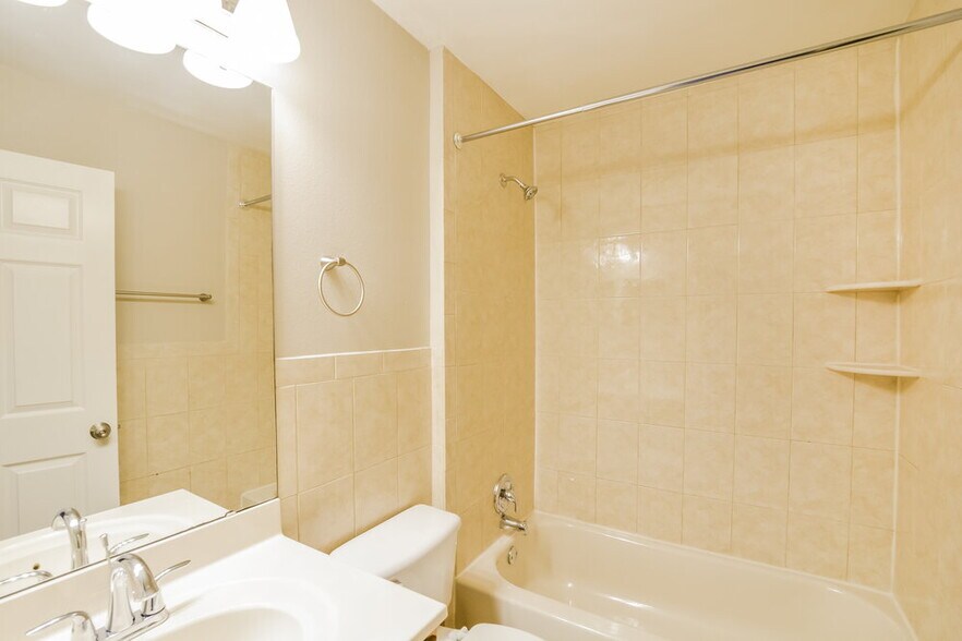 Building Photo - 4709 Fiske Cir