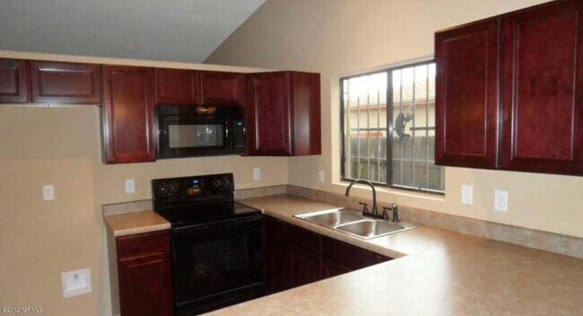 Building Photo - 1717 W Ransom Oaks Dr