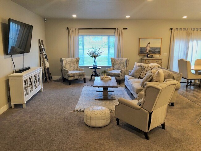 Building Photo - 595 Koins Way