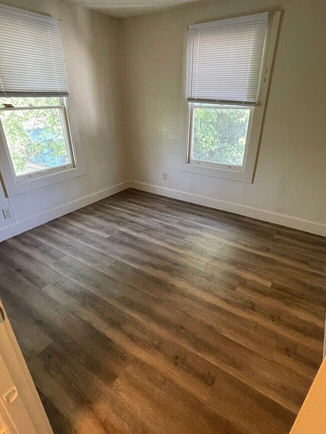 Bedroom 2 - 1215 W Harding Way