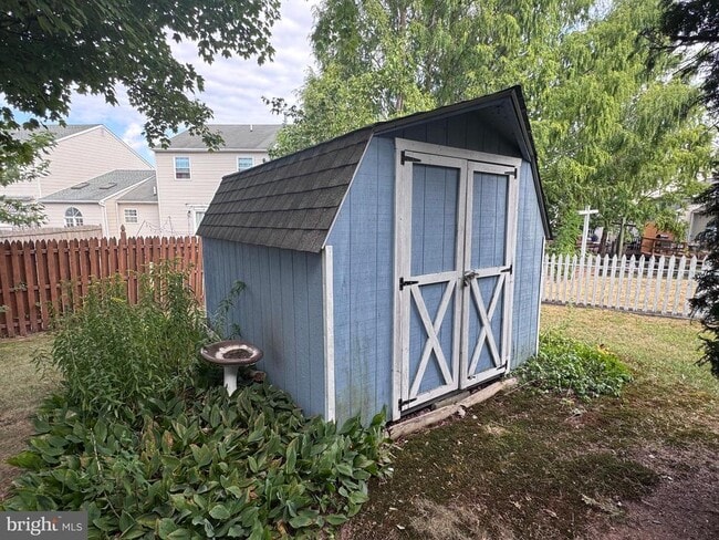 Building Photo - 407 Navajo Dr
