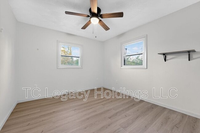 Building Photo - 320 Diamond Ave