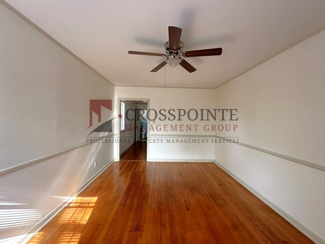 Building Photo - 3 Bedroom 1.5 Bath with Office Space!