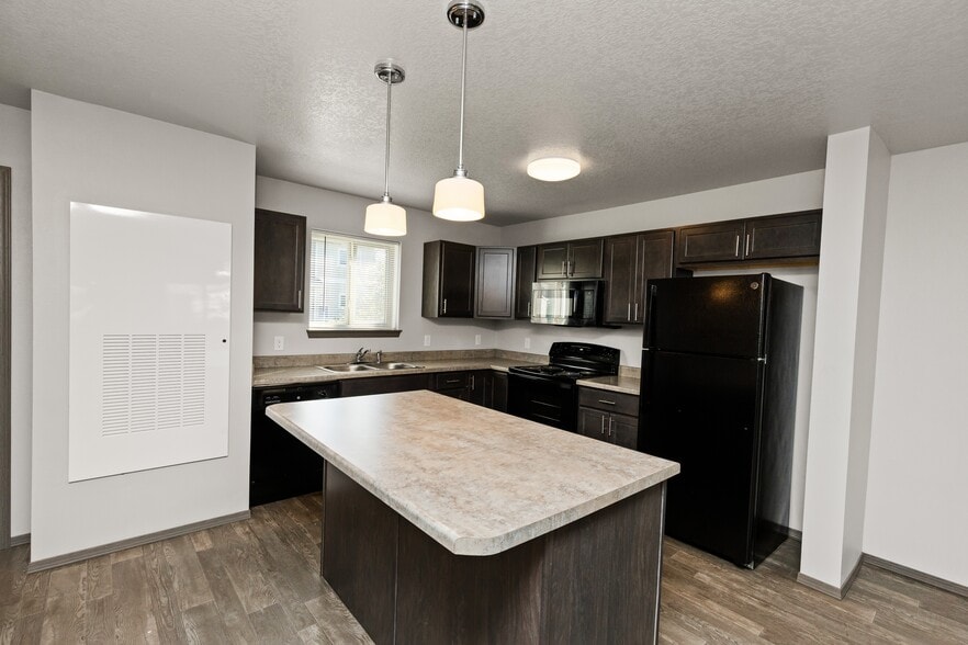 Building Photo - The Commons at Greenway Park