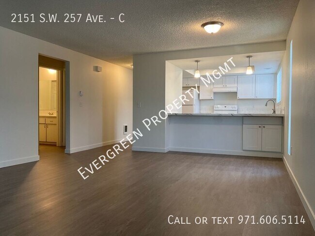 Primary Photo - Freshly Renovated 2 BD x 1 BTH | Amazing D...
