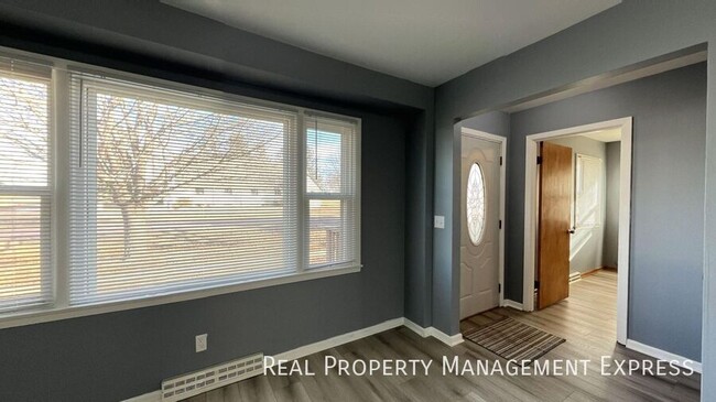 Building Photo - Charming Updated Home with Garage