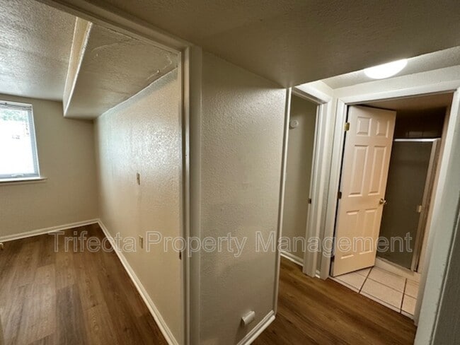 Building Photo - 622 Miller Dr