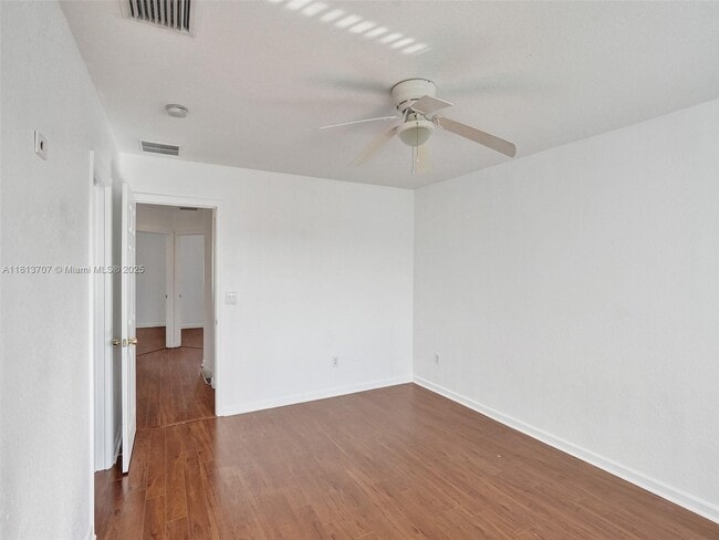 Building Photo - 1215 Lucaya Dr