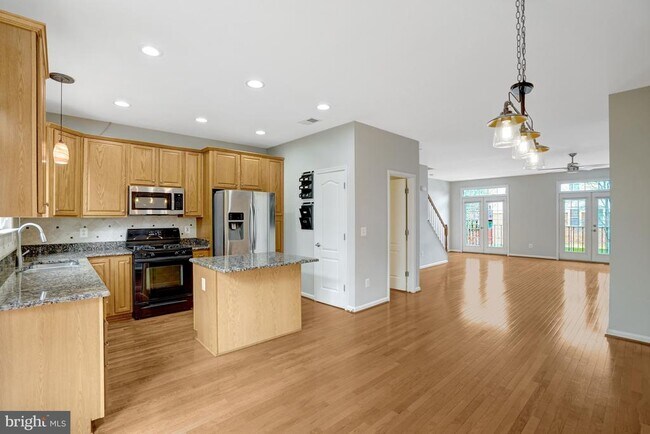 Building Photo - 6927 Rolling Creek Way