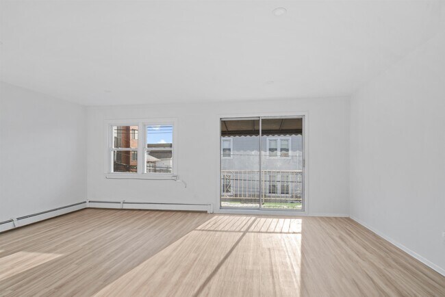 Building Photo - 4017 Hudson Ave