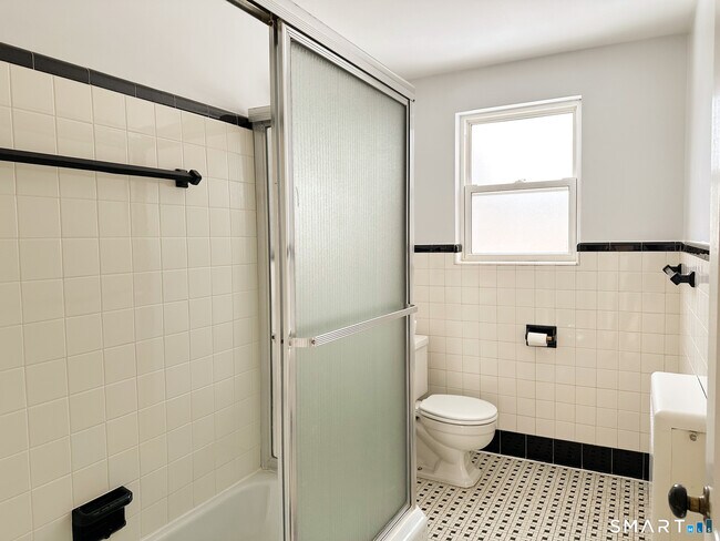 Building Photo - 52 Arnold Way