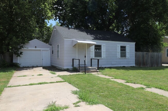 Building Photo - Updated Home for Rent