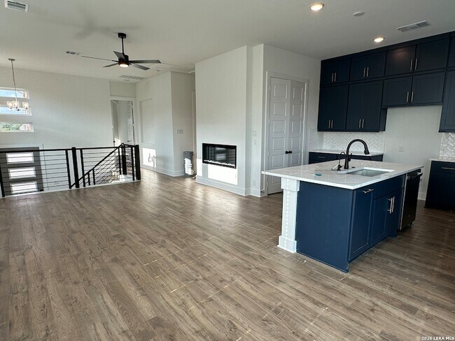 Building Photo - 20675 Huebner Rd