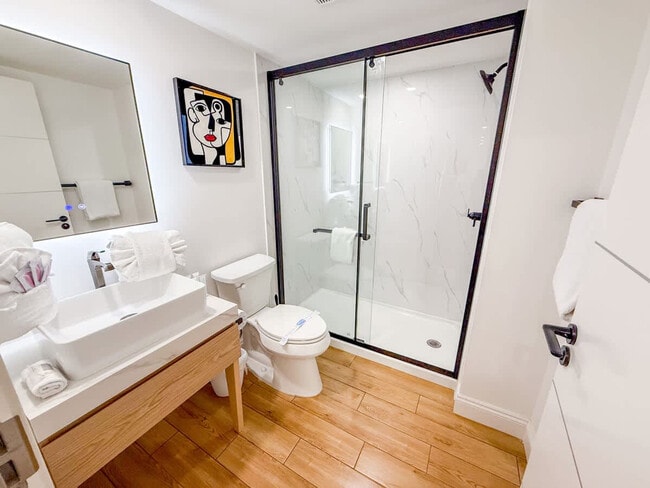 Building Photo - 8115 Thomas Dr