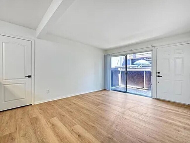 Building Photo - ***Move In Special** Allure Condo in Serra Mesa 2 Bedroom