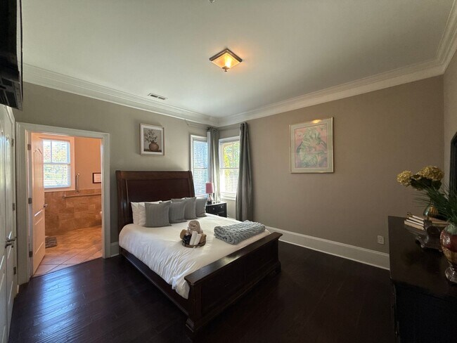 Building Photo - Mint Hill