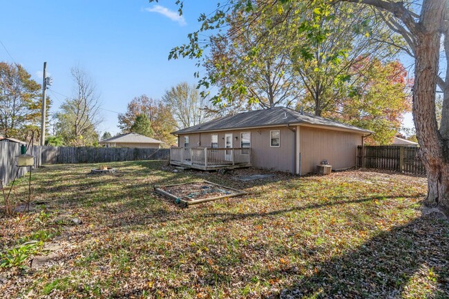 Building Photo - Great Home in Rogersville