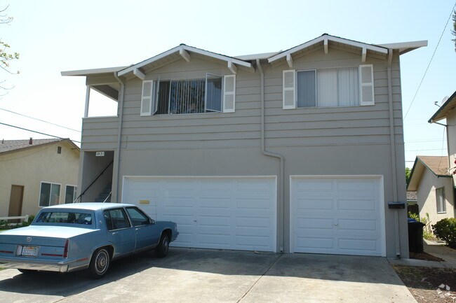 Building Photo - 1021 Zarick Dr