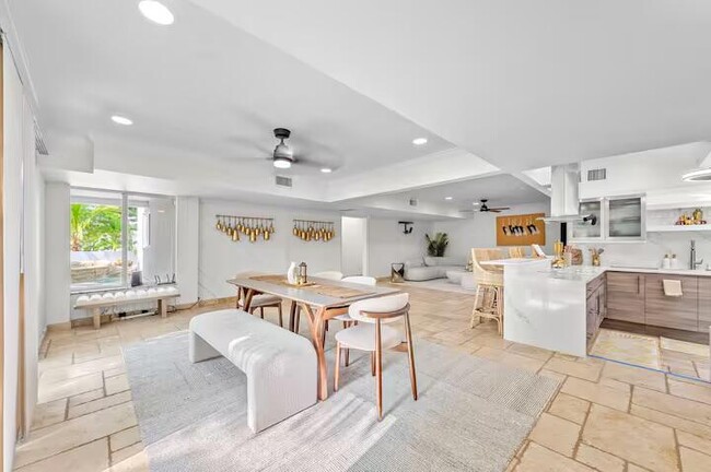 Building Photo - 2780 NE 16th St