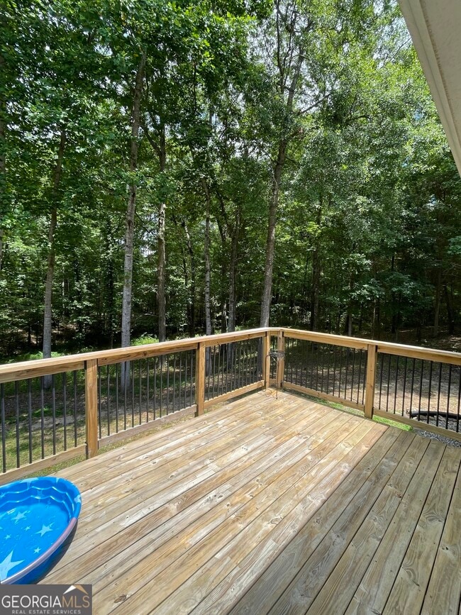 Building Photo - 453 Saddlebrook Trail