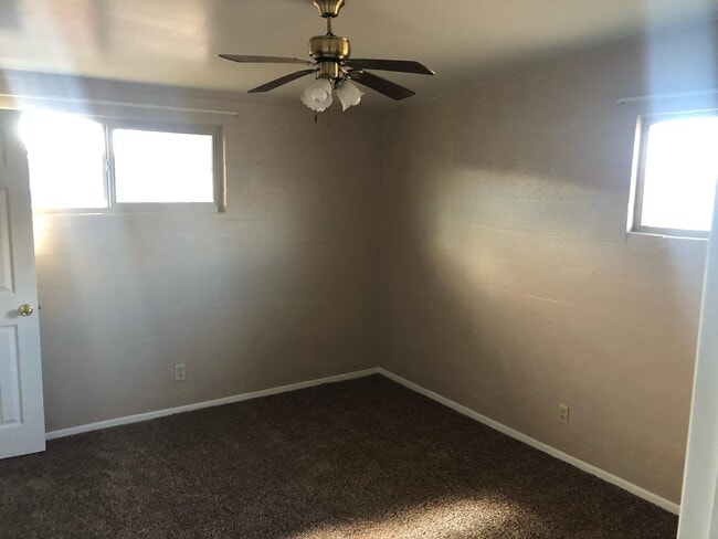 Building Photo - 9542 Lindsey Dr