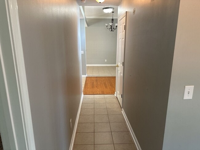 Building Photo - 93 Nelson Dr