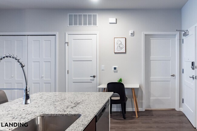 Building Photo - 2023 N Broadmoor Ave