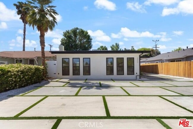 Building Photo - 22450 Dolorosa St