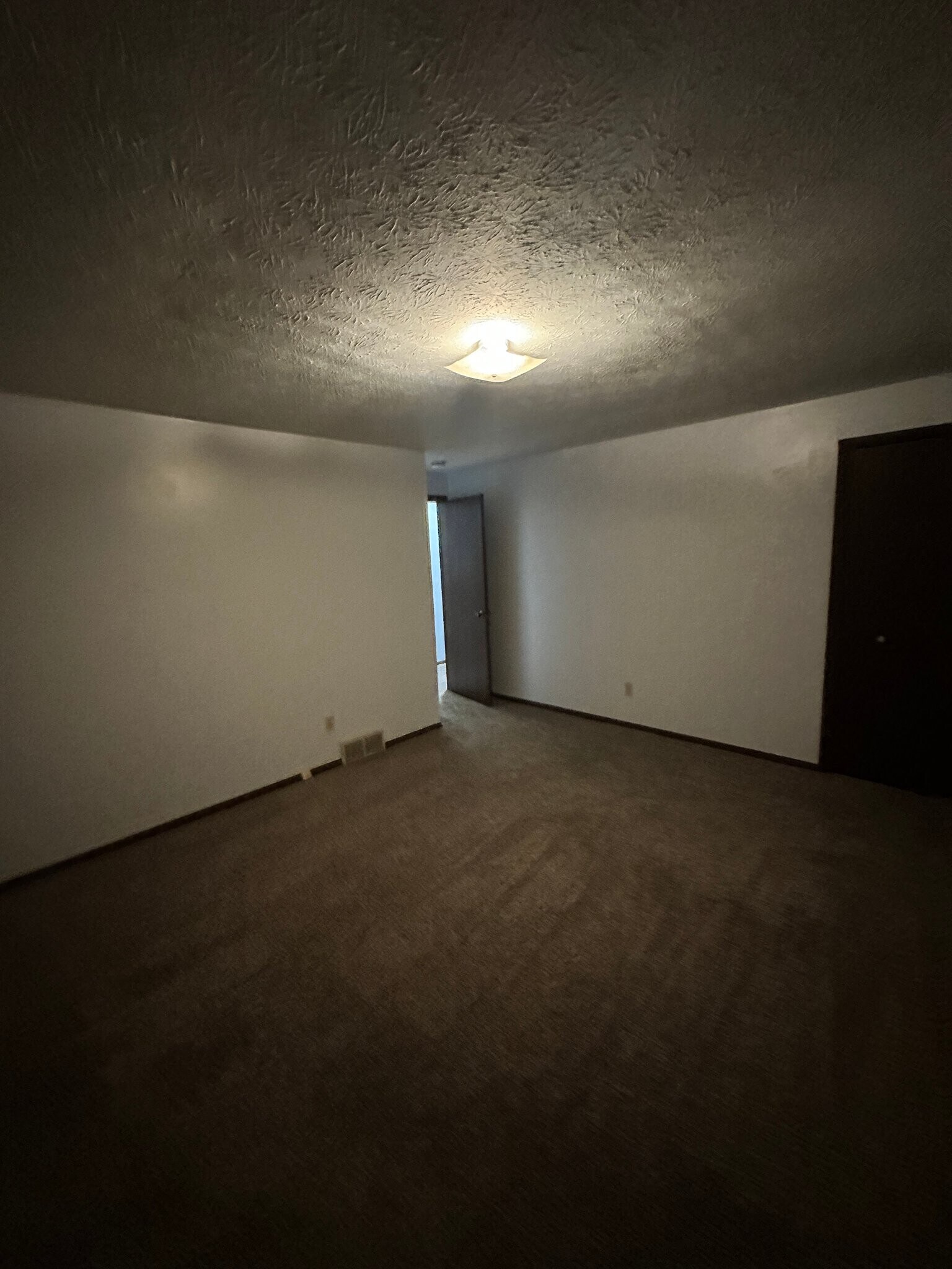Building Photo - 1752 Woodlawn Ave NW
