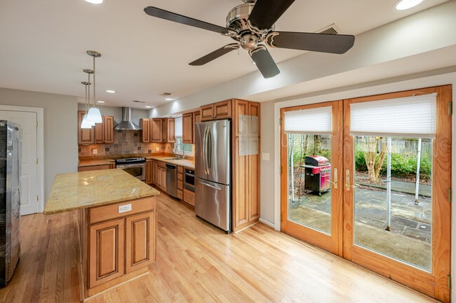 Building Photo - 5806 Flanders St