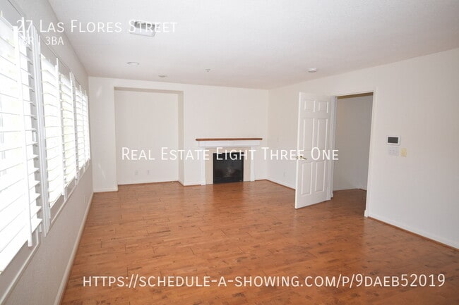 Building Photo - 27 Las Flores St