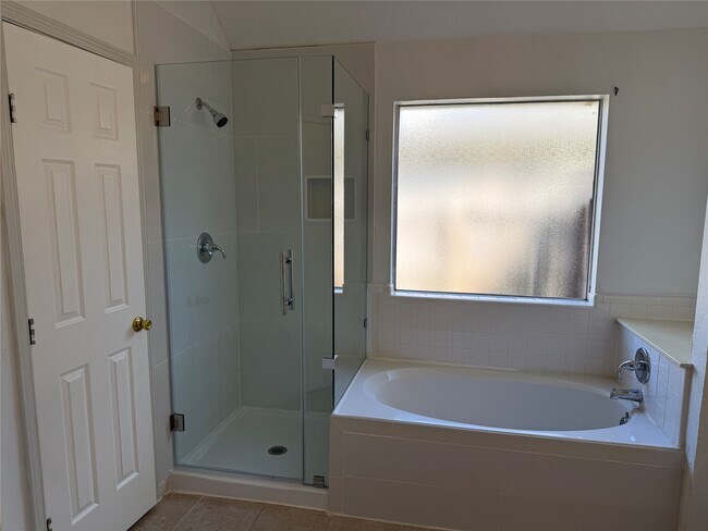 Building Photo - 2830 Burgess Hill Ct