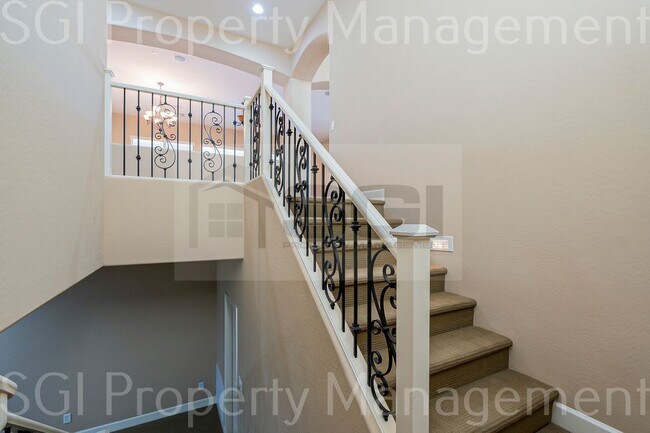 Building Photo - LUXURY 5 BEDROOM VISTANCIA BASEMENT HOME!