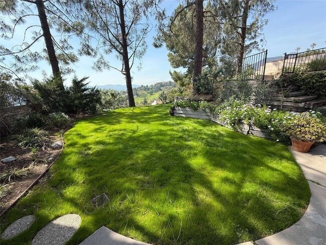 Building Photo - 490 Starlight Crest Dr