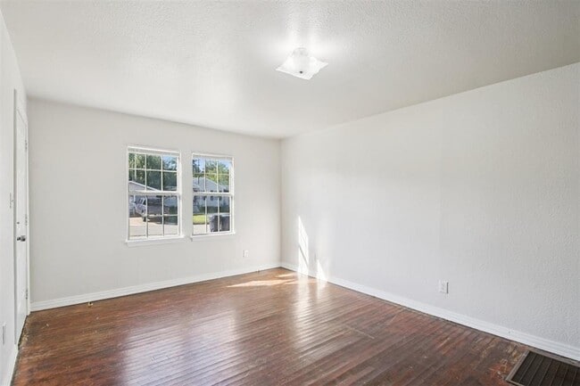 Building Photo - 3209 NW 32nd St