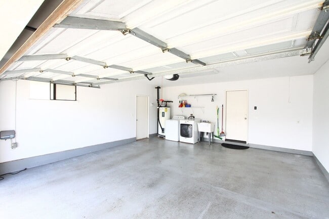 Building Photo - Mililani Mauka