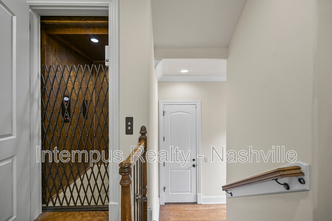 Building Photo - 7 Crooked Stick Ln