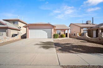 Building Photo - BEAUTIFUL EASTSIDE EL PASO HOME