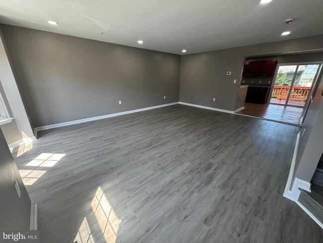 Building Photo - 8216 Dellwood Ct