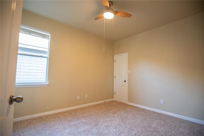 Building Photo - 3806 Juniper Hills St