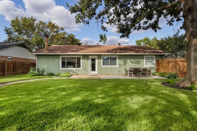 Building Photo - 2505 Broken Oak Dr
