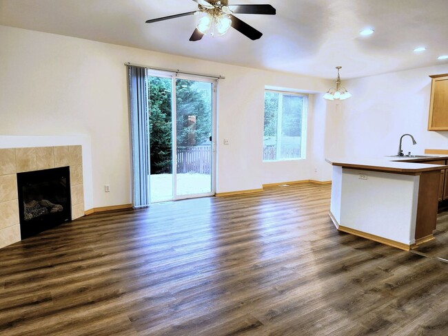 Primary Photo - Comfort, Charm, and Convenience in South Hill