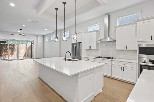 Building Photo - 1136 Adele St