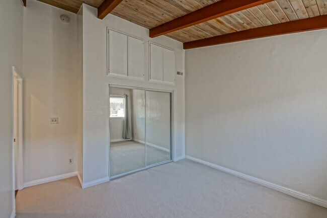 Building Photo - 1x 3906-3908