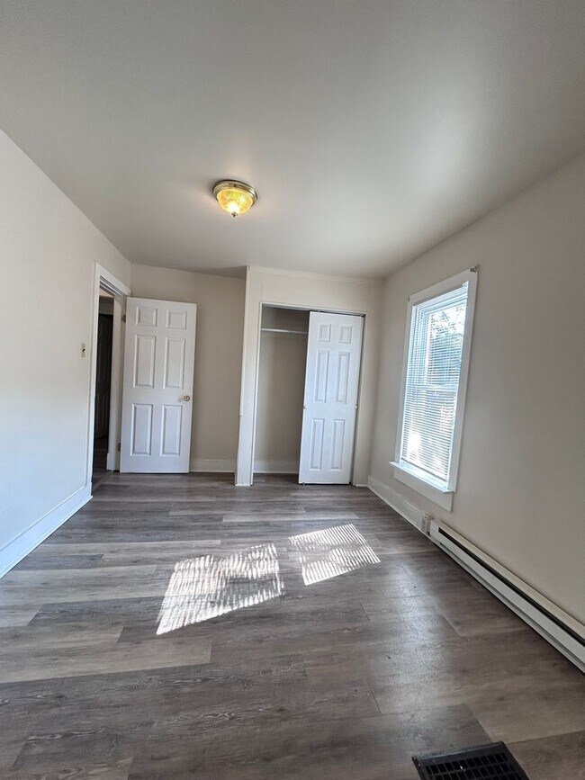 Building Photo - 9 E Lee St
