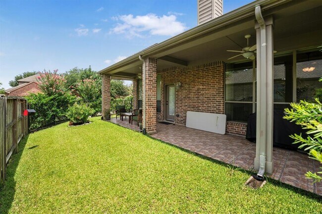Building Photo - 18419 Willow Oak Bend Dr